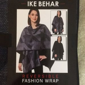 Reversible fashion wrap